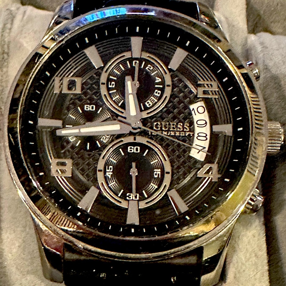 Guess Watch